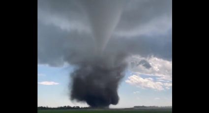 En Canadá captan el momento en que se forma un tornado (Video)