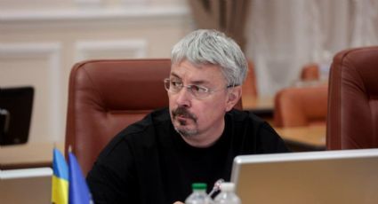 Ucrania: renuncia ministro de Cultura; critica falta de apoyos por guerra con Rusia
