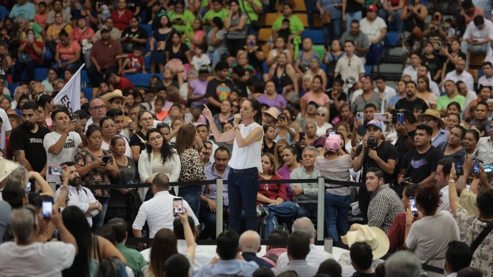 ‘’El presidente gobierna con honestidad, con honradez, todo lo ha hecho sin aumentar impuestos, sin endeudar al país y podemos seguir’’, destacó Claudia Sheinbaum.