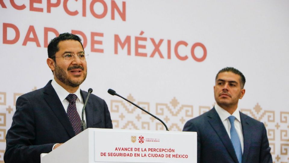 Martí Batres, y Omar García Harfuch, durante el informe 'avance de la percepción de seguridad en la Ciudad de México', realizada en el C5.