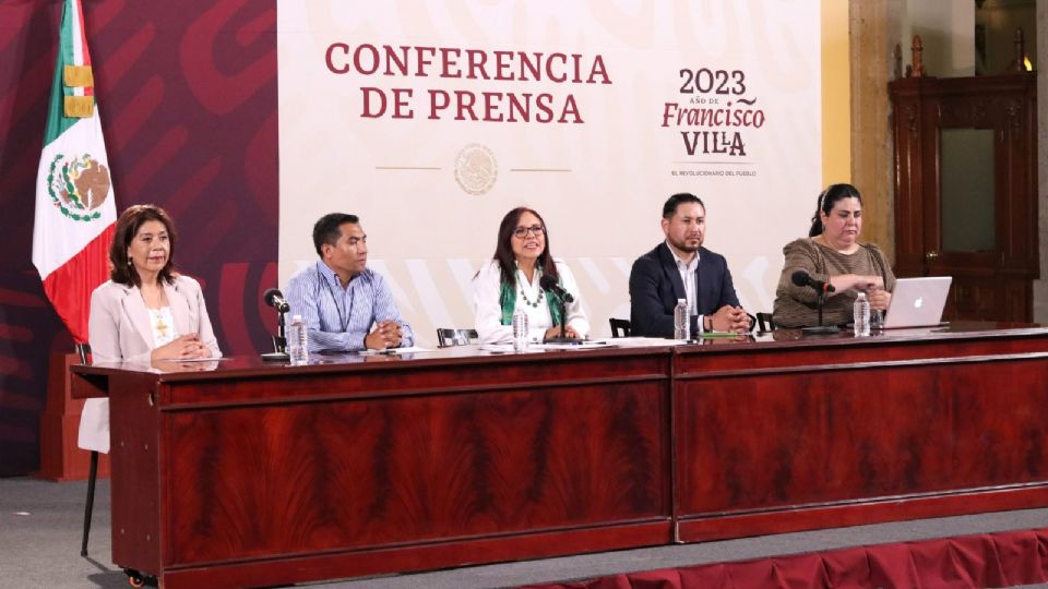 Conferencia de prensa sobre los Libros de Texto.