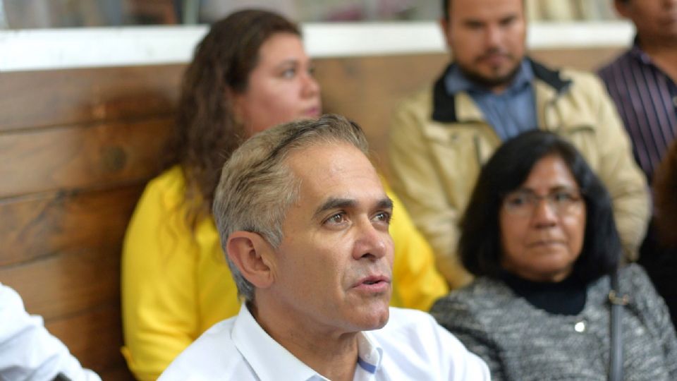 Miguel Ángel Mancera, coordinador del PRD en el Senado.