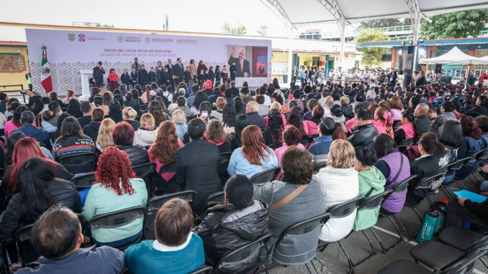 Con motivo del inicio del Ciclo Escolar 2023-2024, este lunes en la Ciudad de México serán entregados aproximadamente 4 millones de libros de texto gratuitos.