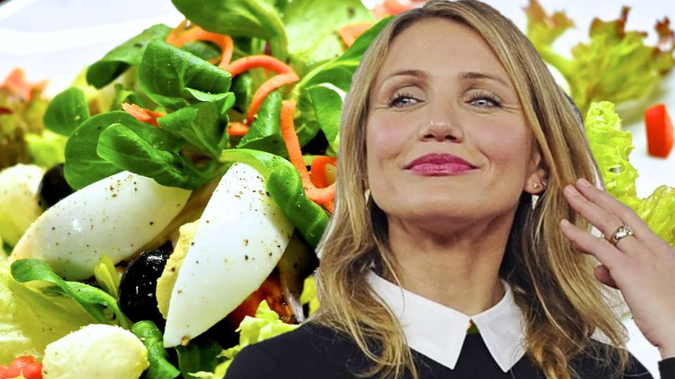 La actriz Cameron Diaz da los ingrediente de su ensalada favorita.