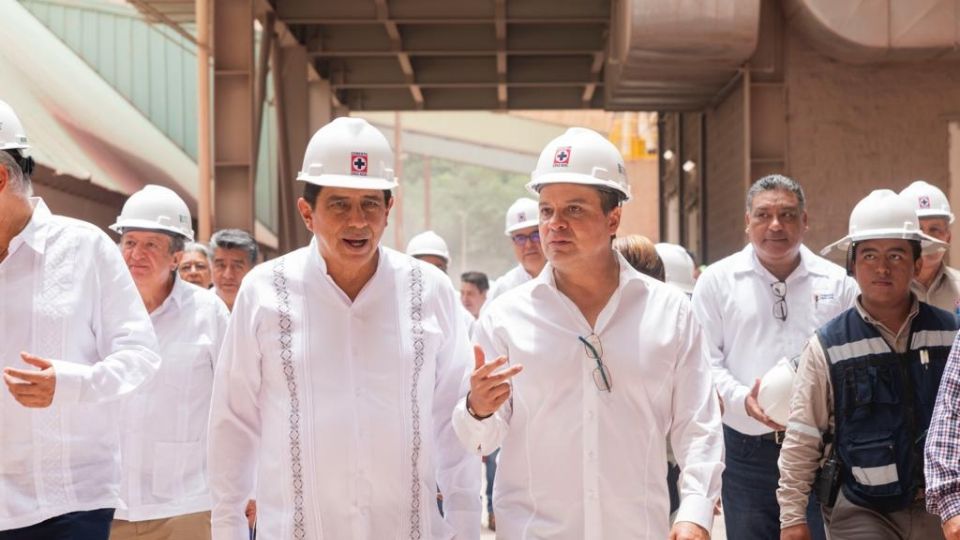 Salomón Jara Cruz y Víctor Manuel Velázquez inauguraron nuevos proyectos en Hospitales Cruz Azul y en la planta de Cemento Cruz Azul.