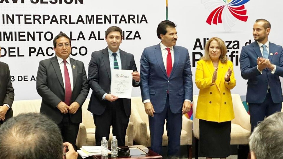 Legisladores de México, Perú, Chile y Colombia.