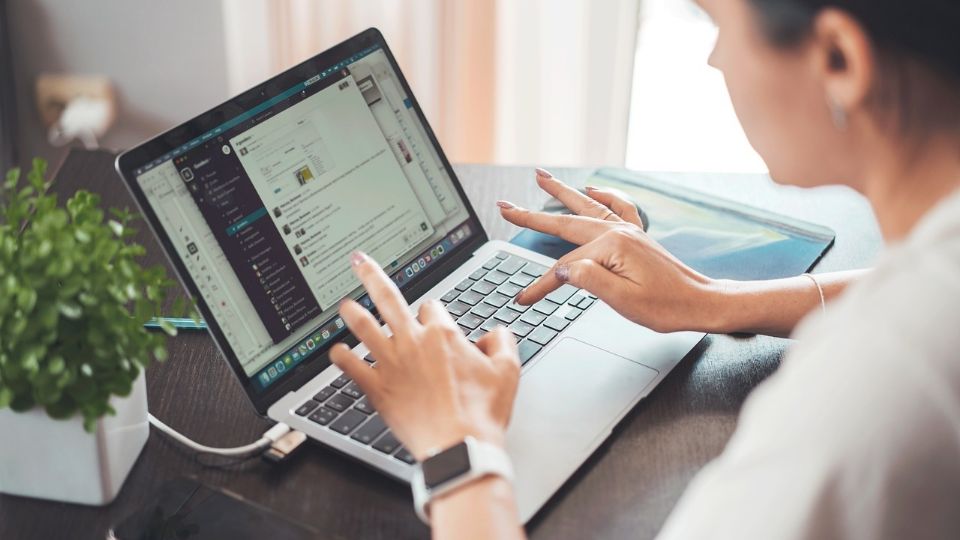 Gobierno cancela las contrataciones de personal para trabajar en la Administración Pública.