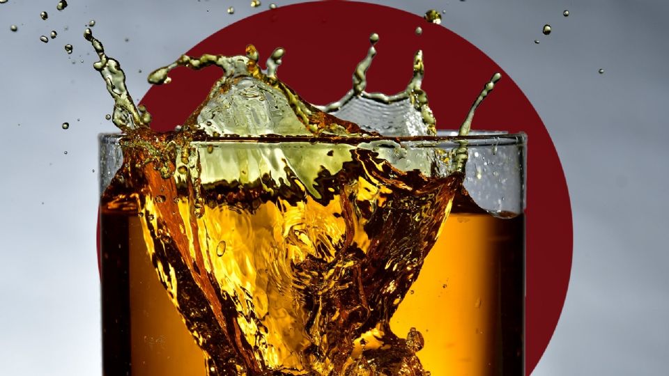 El whisky es una bebida alcohólica obtenida por la destilación de la malta fermentada.