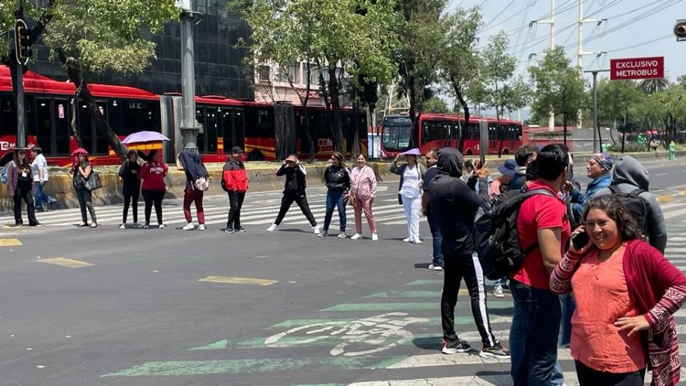 Médicos protestan y bloquean Insurgentes Norte.