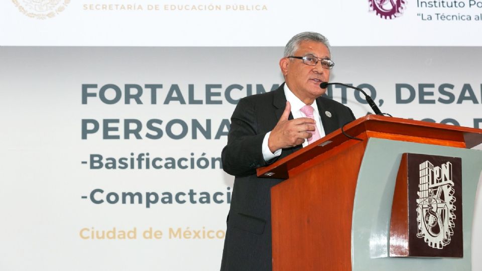 Alfonso Cepeda, secretario General del SNTE.