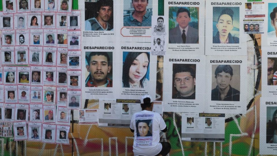 Colectivos se reunieron en los alrededores de la Glorieta de las y los Desaparecidos para exigir la localización de sus familiares, en México se estima que en lo que va del actual gobierno federal han desaparecido más de 110 diez mil personas.