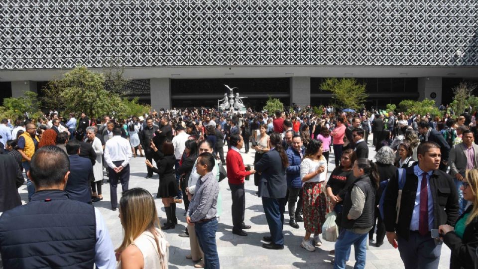 Legisladores atendieron el llamado de la alerta sísmica.