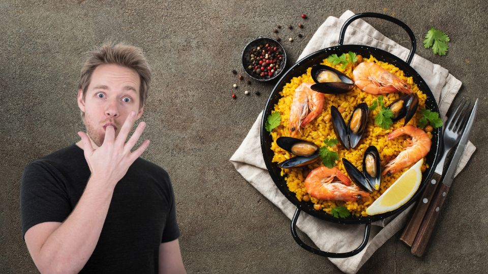 La paella es un plato originario de Valencia.