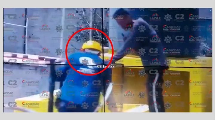 Policía disfrazado de obrero logra salvar a un hombre que amenazaba con suicidarse en el Edomex | VIDEO