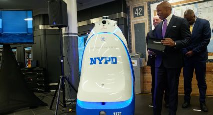 Nueva York tendrá a su 'Robocop'; robot policía patrullará estación de metro de Times Square (video)