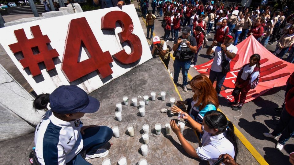 Se conmemoran 9 años del caso Ayotzinapa.