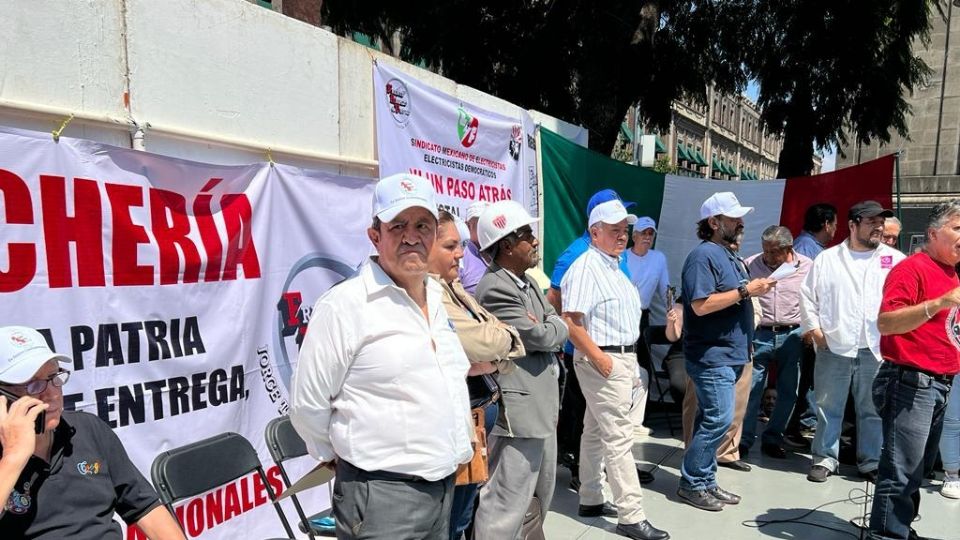 SME acusa ataque a derechos laborales por reforma que reduce pensiones.