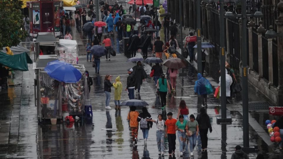 Persistirán las lluvias por la onda tropical número 25.