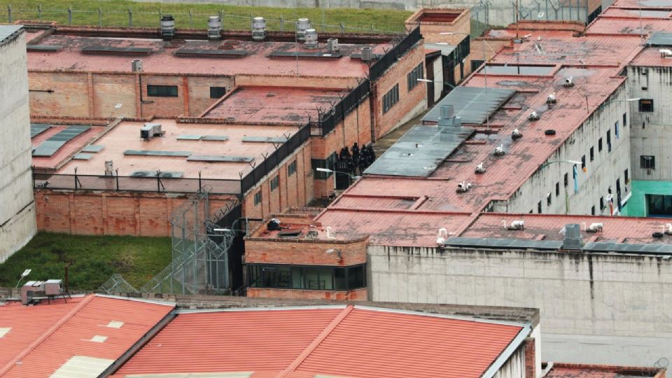 Fuerzas Armadas de Ecuador ingresaron a las cárceles.