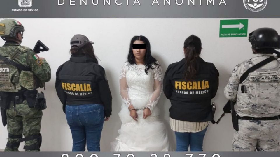 Detuvieron a una mujer vestida de novia.