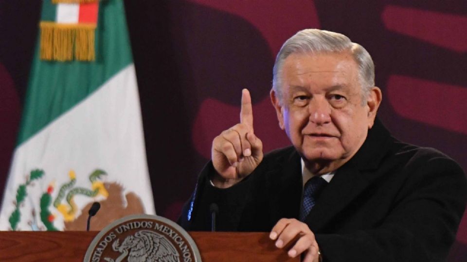 'Los anteriores censuraban pero no sólo censuraban sino que llevaban a que periodista de México como sucedió con Gutiérrez vivo pidiera asilo en Estados Unidos', dijo López Obrador.