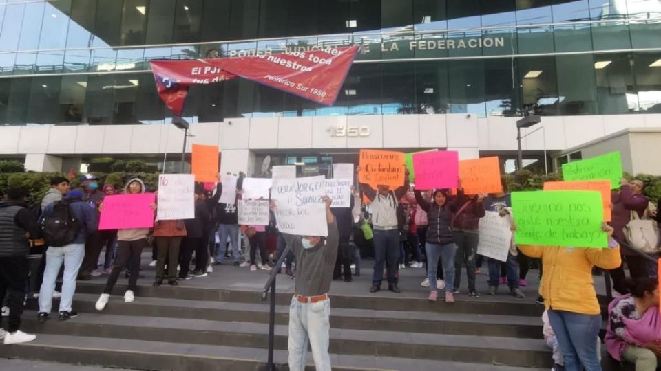 Comerciantes de un Mercado de Milpa Alta realizaron un bloqueo en carriles de Periférico Sur.