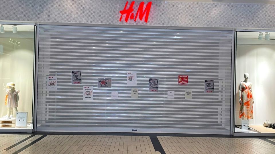 Tienda cerrada de H&M.