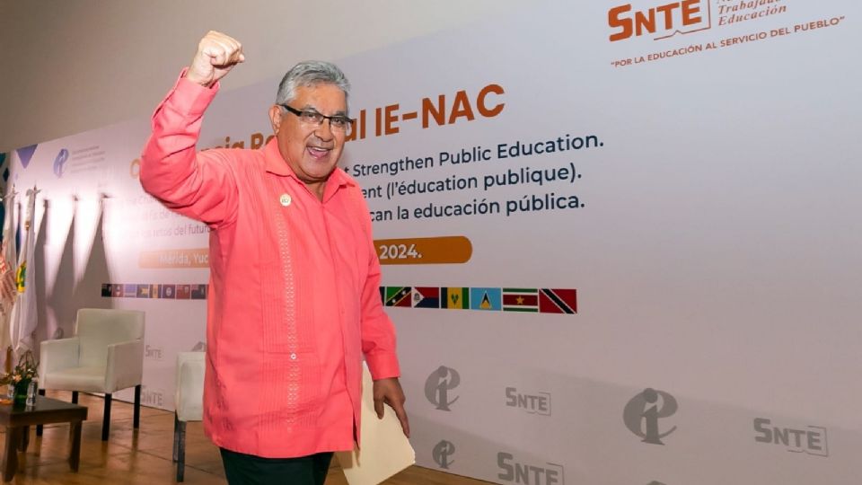 Alfonso Cepeda, secretario General del SNTE.