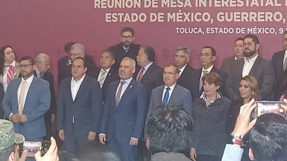 Delfina Gómez, Alfredo Ramírez, Evelyn Salgado y Cuauhtémoc Blanco sostienen encuentro en Toluca; acuerdan estrategias contra generadores de violencia en las cuatro entidades.