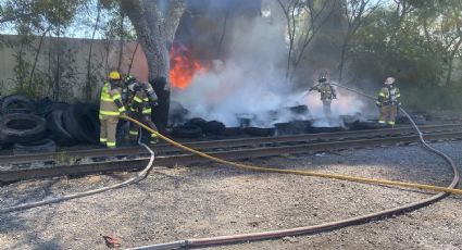 Atiende Protección Civil incendio de llantas en colonia Argentina
