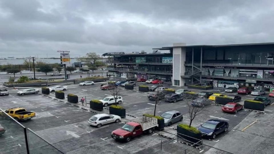 La situación de plaza comercial 'La Silla' refleja una tendencia que afectó a muchos centros comerciales en Monterrey, Nuevo León.