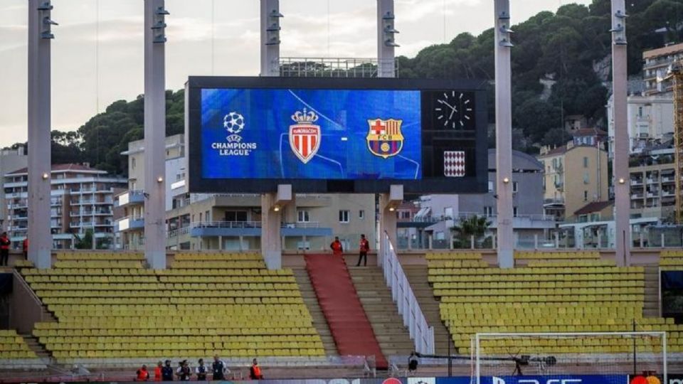 Obreros que trabajaban en el Camp Nou del Barcelona protagonizaron una pelea.