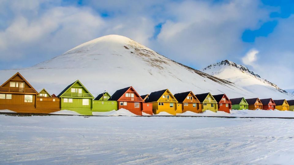 Longyearbyen, es una localidad en Noruega construida sobre suelo congelado y donde está 'prohibido' nacer y morir.