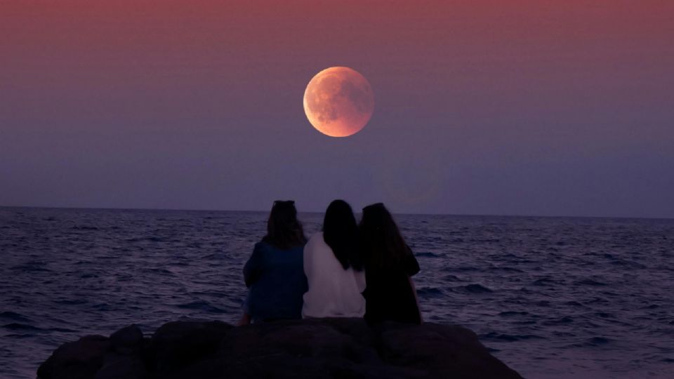 Los efectos que puede causar la luna llena en los seres humanos y lo que dice la ciencia.