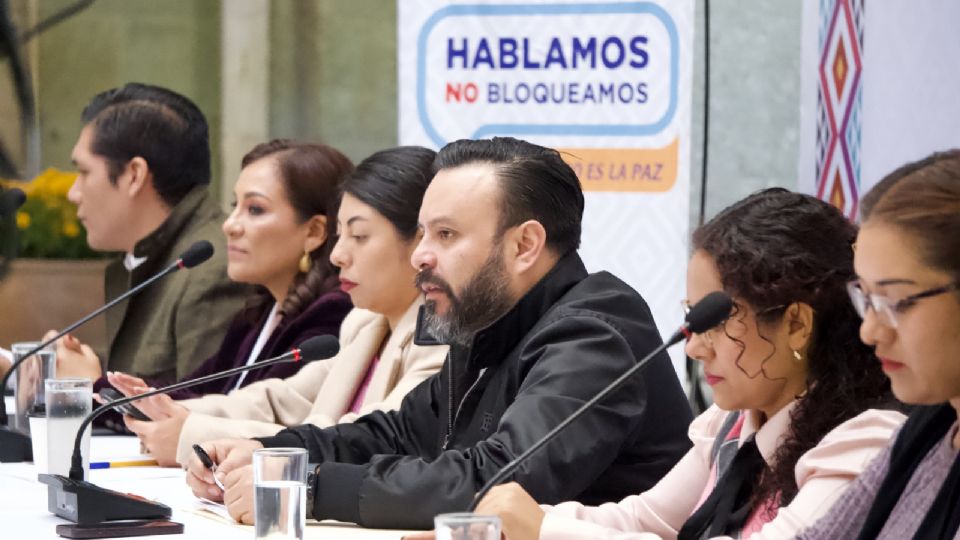 En conferencia del gabinete de seguridad, el secretario de Gobierno (Sego) Jesús Romero López afirmó que en este hecho no se escatiman recursos para la búsqueda y localización de ambas personas.