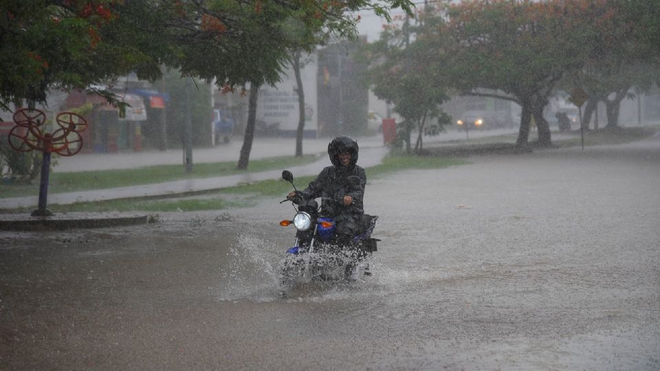 Se originará un temporal de lluvias puntuales torrenciales en Campeche, Yucatán y Quintana Roo.