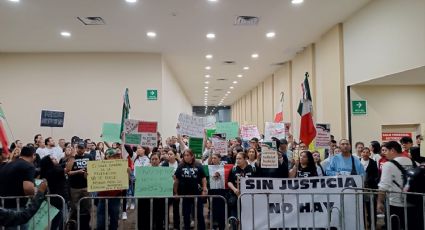 Trabajadores del Poder Judicial irrumpen en Cintermex, protestan en reunión anual de CONCAMIN