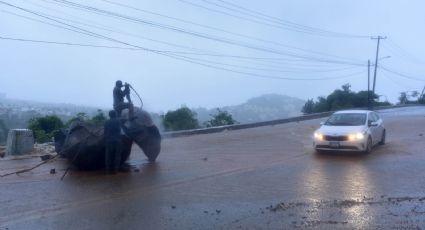 SICT atiende incidencias en carreteras por fuertes lluvias tras paso de Nadine