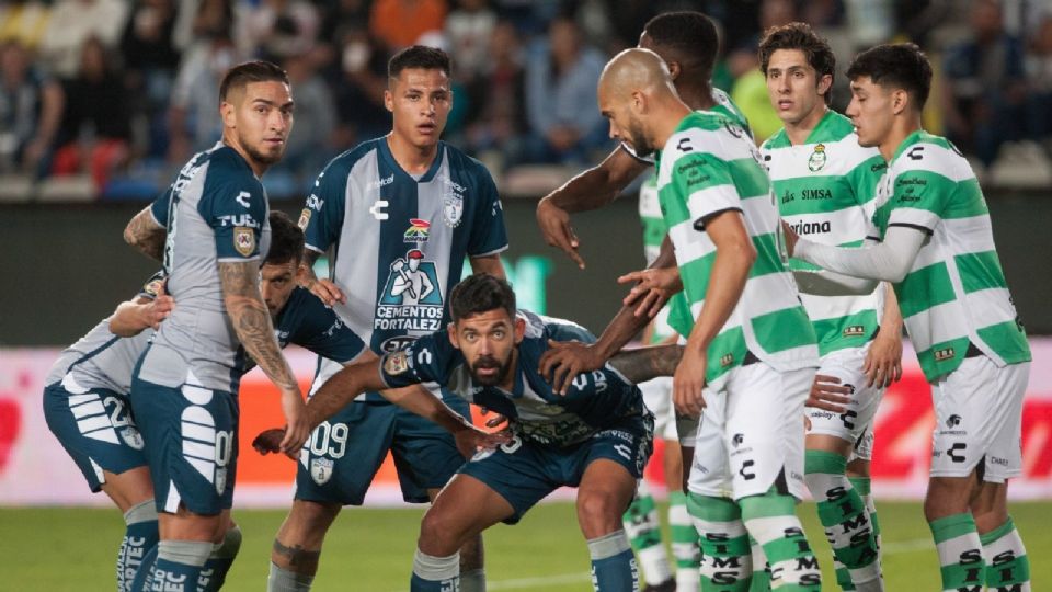 Santos Laguna y Pachuca viven un mal presente y ahora se enfrentan en un duelo de necesitados