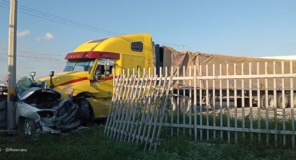 Hombre muere en choque contra tráiler en El Carmen