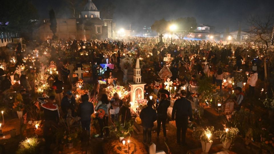 Panteón San Andrés Mixquic, es uno de los más emblemáticos de la CDMX en Día de Muertos.