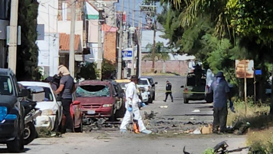 Cerca de las 7 de la mañana del jueves un auto explotó afuera de las instalaciones de Seguridad Pública de Acámbaro, Guanajuato.