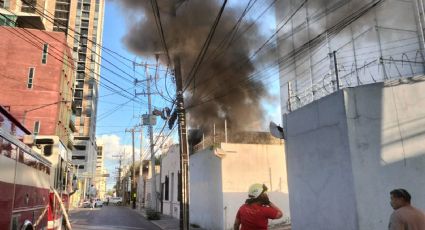 Incendio en edificio de Telmex causa movilización en centro de Monterrey