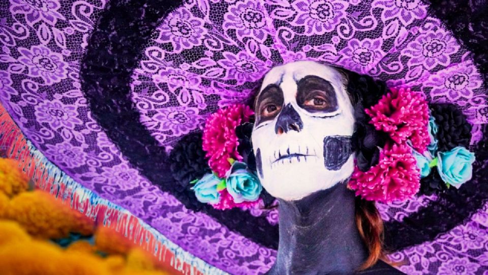 Mega Procesión de Catrinas es un evento que inunda las calles de la ciudad de color, tradición y miles de visitantes.