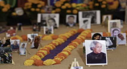 Día de Muertos 2024: El significado de colocar una cruz grande de ceniza en el altar