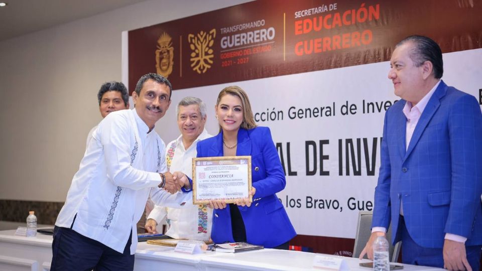 Guerrero consolida el proceso de la Revolución Educativa, afirma Evelyn Salgado.