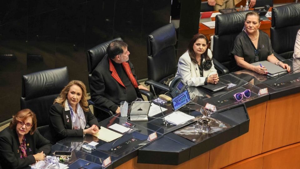 Los senadores pidieron también al Congreso del Estado de Querétaro que inicie un juicio