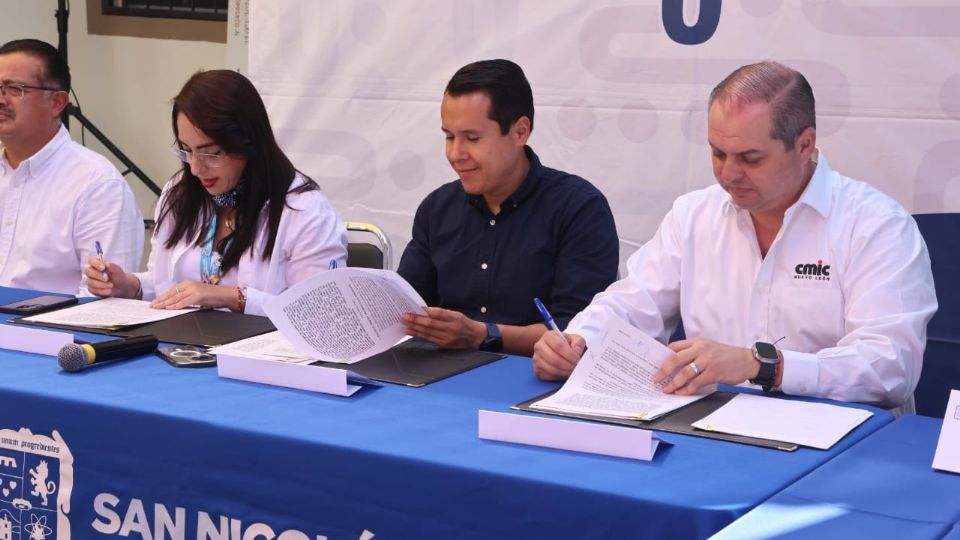 Gobierno de San Nicolás y CMIC firman convenio para desarrollo y transparencia en obras públicas