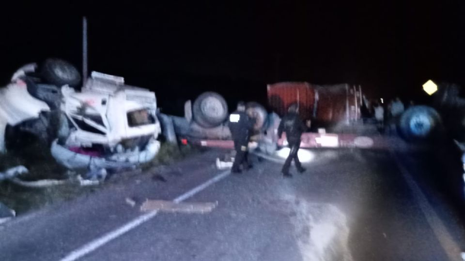 Choque de tráilers provoca cierre total en la Carretera Victoria-Monterrey: Se reporta un fallecido