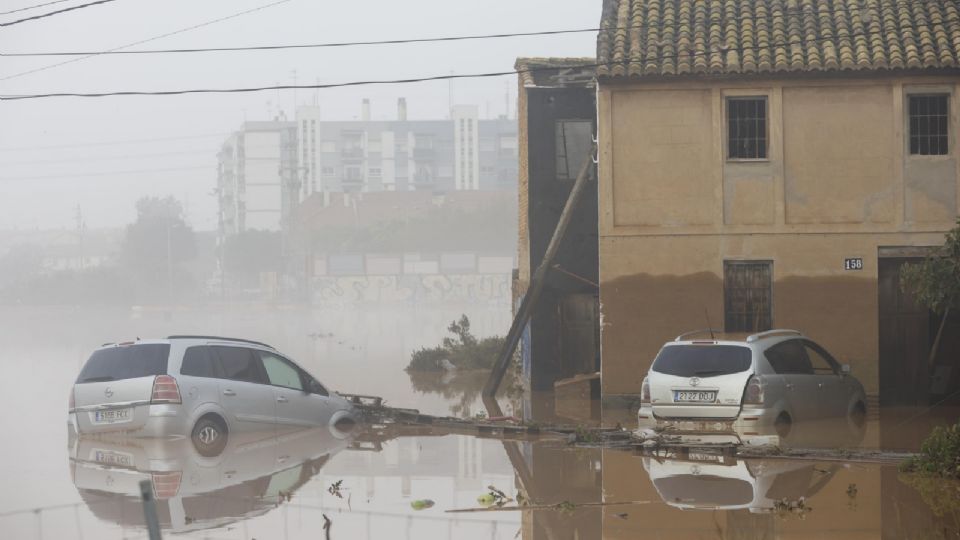 Las inundaciones han dejado a su paso calles convertidas en ríos, carreteras cortadas y destrozos de todo tipo